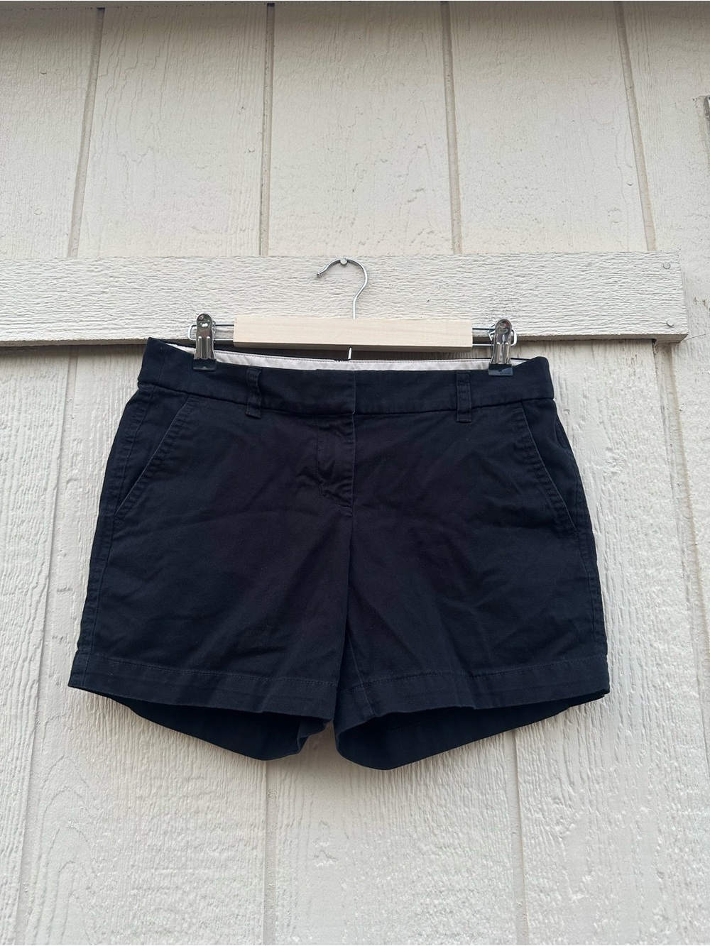 J. Crew chinos Women’s Size 2 Black Casual Cotton Shorts flat front